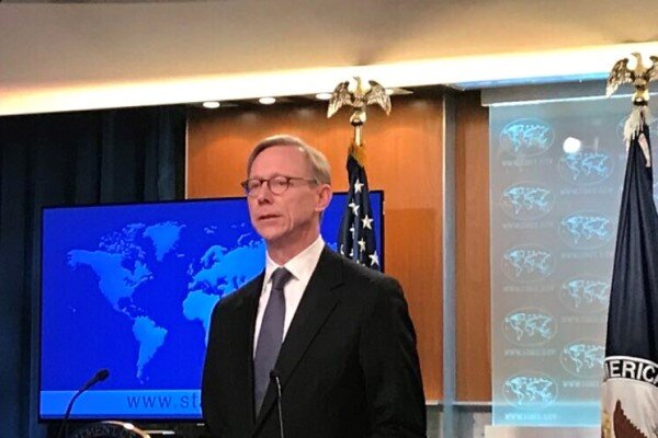 وزیرخارجه آمریکا کناره گیری «هوک» را تأیید کرد