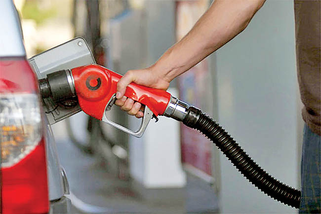یک خبر درباره گران شدن بیشتر بنزین در سال آینده