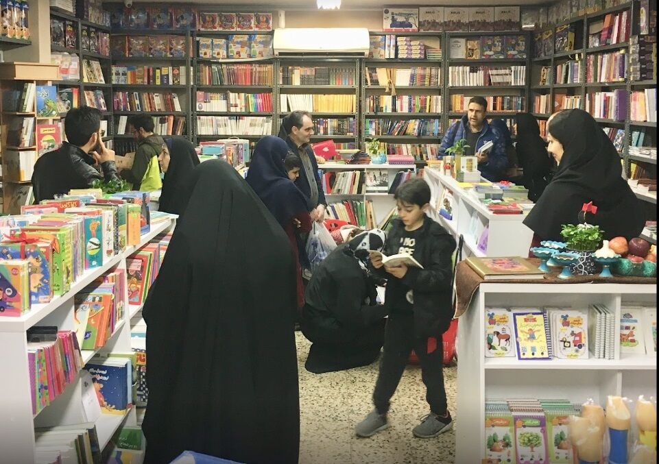 چرا کتابفروشی «نمایشگاه کتاب کودک» بعد از ۴۲ سال در آستانه تعطیلی است؟