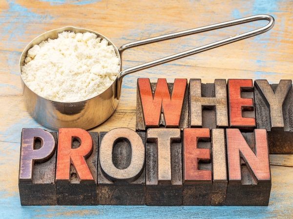 هر آنچه که باید از مضرات پروتئین وی بدانید