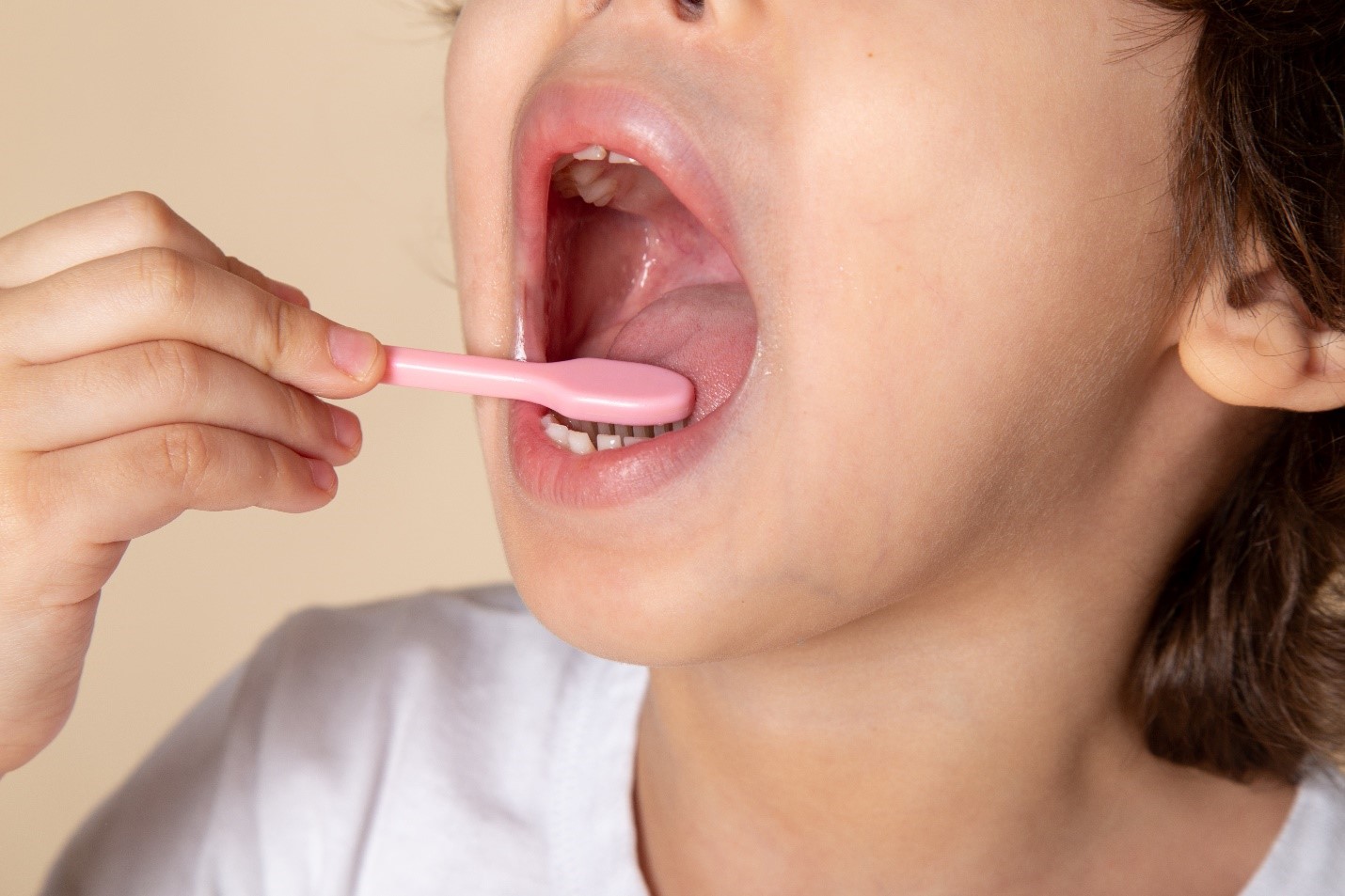 خشکی دهان و گلو چطور درمان می‌شود؟