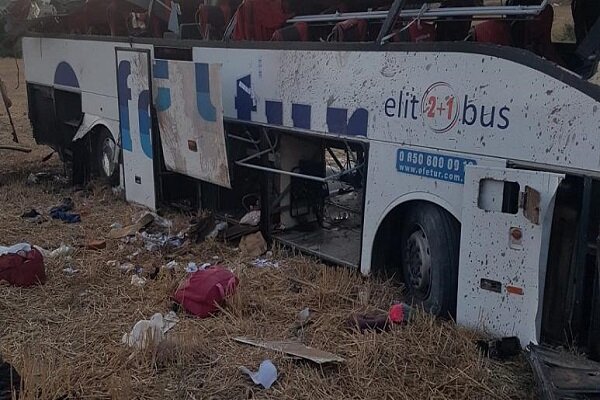 جزئیات تصادف مرگبار ۲ اتوبوس/ وضعیت وخیم ۱۱ مسافر است
