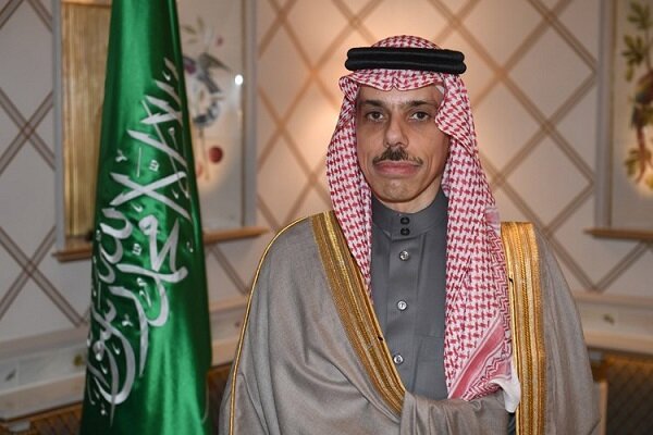 وزیر خارجه سعودی: باید با دولت سوریه گفتگو کرد