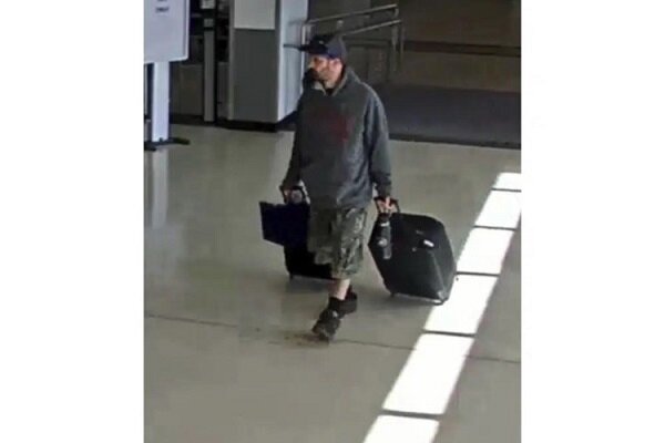 بازداشت یک آمریکایی به اتهام حمل بمب در فرودگاه «پنسیلوانیا»