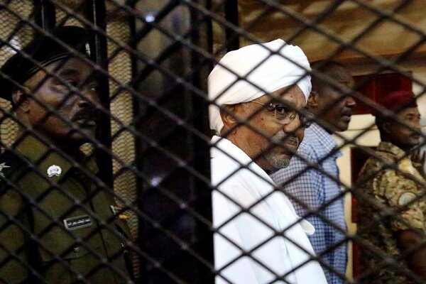 پلیس سودان: «عمر البشیر» همچنان زندانی است