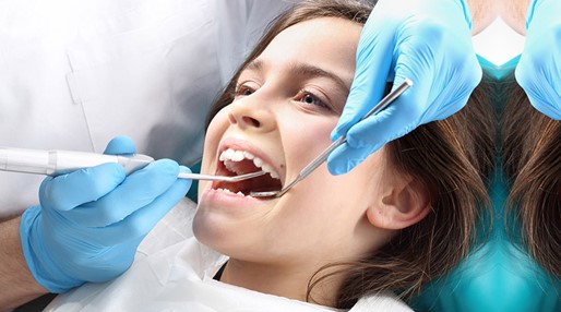 بهترین دندانپزشکی کودکان در تهران: خدمات حرفه‌ای و مراقبتی برای سلامت دندان‌های کودکان