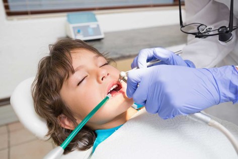 بهترین دندانپزشکی کودکان در تهران: خدمات حرفه‌ای و مراقبتی برای سلامت دندان‌های کودکان