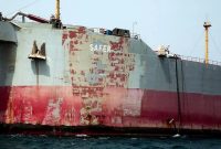 عملیات تخلیه نفتکش صافر در آب‌های یمن به پایان رسید