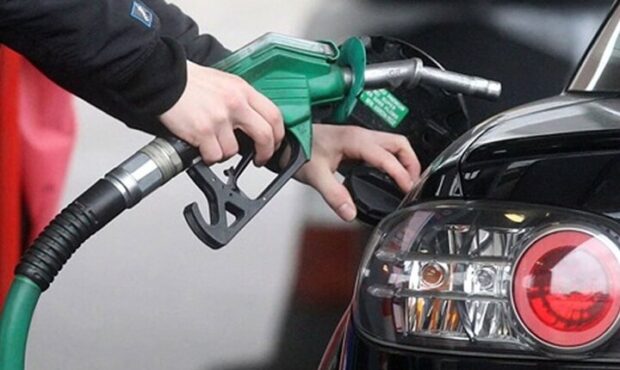 لزوم اصلاح سهمیه تخصیص بنزین/ چه کسانی بیشترین یارانه را می گیرند
