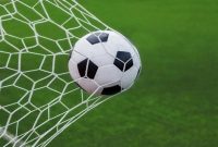 ارتباط سر زدن در فوتبال با کاهش عملکرد مغز