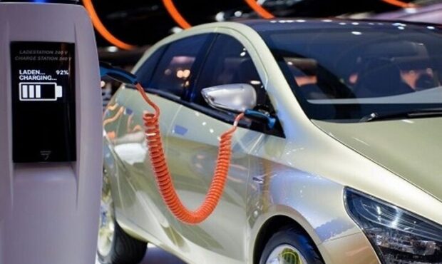 مجلس و دولت نگاه مثبتی به تولید خودروهای برقی در کشور دارند