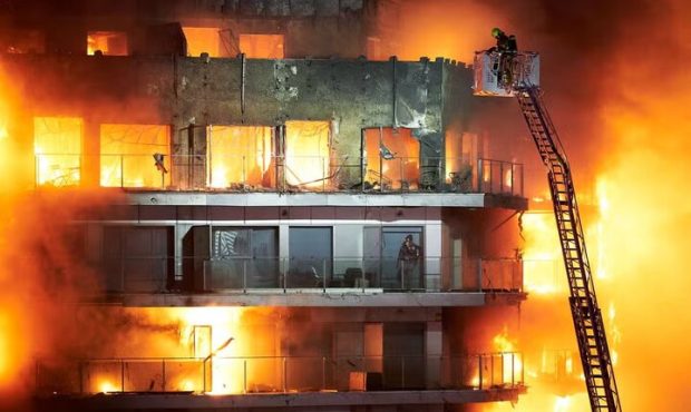 افزایش شمار جانباختگان آتش‌سوزی مرگبار والنسیا به ۹ نفر