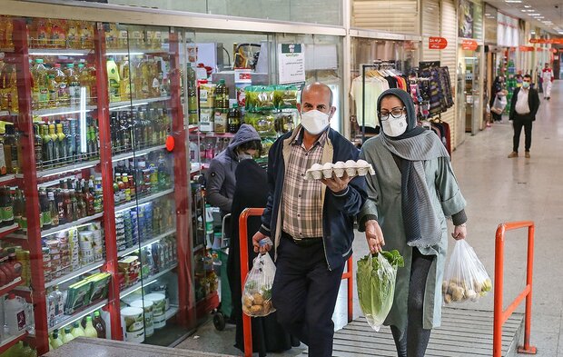 عرضه کالاهای اساسی در فروشگاه‌ها بدون وقفه