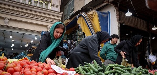 انفجار قیمت در بازار سبزیجات؛ هر کیلو گرم خیار ۸۹ و کاهو ۹۸ هزار تومان