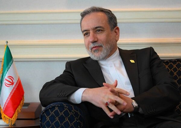 عراقچی: شایعه لغو عضویت ایران در شانگهای بی‌اساس است
