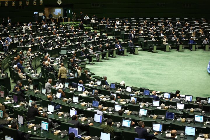 اختصاص زمین به باشگاه‌ها توسط بنیاد مسکن انقلاب اسلامی و شهرداری‌ها