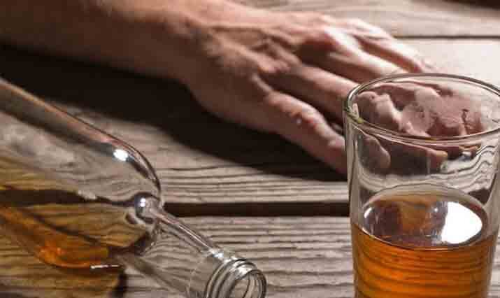 مسمومیت با الکل‌؛ نابینایی و مرگ در یک جرعه!
