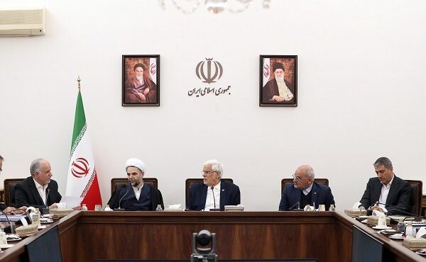 عارف: دولت با همکاری سایر قوا به دنبال پیروزی در جنگ اقتصادی است عارف: دولت با همکاری سایر قوا به دنبال پیروزی در جنگ اقتصادی است