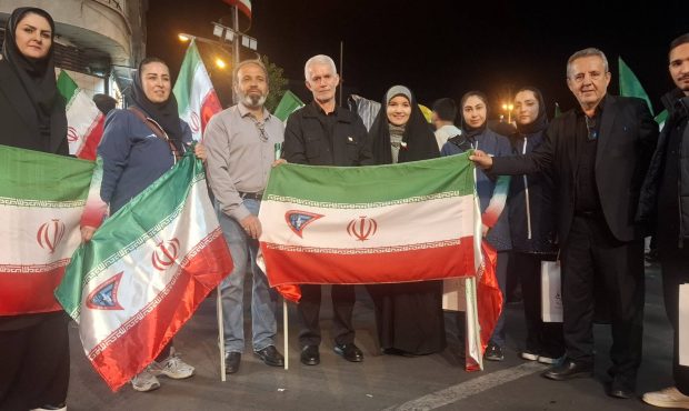 تجلیل حماسی از قهرمانان جوجیتسو ایران در قلب میدان انقلاب تهران برگزار شد تجلیل حماسی از قهرمانان جوجیتسو ایران در قلب میدان انقلاب تهران برگزار شد
