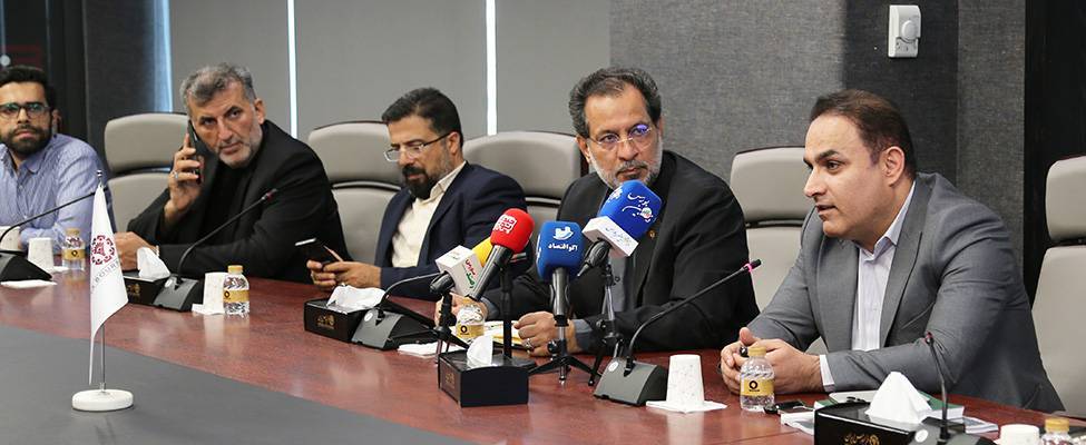 زمانی در دومین نشست خبری معرفی سهام شرکت تولید نیروی برق سبز منجیل: شرکت امید تابان هور، سهامدار عمده منجیل است